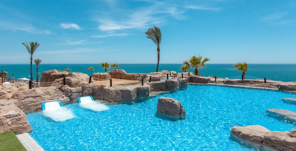 Holiday World Village Hotel 4*