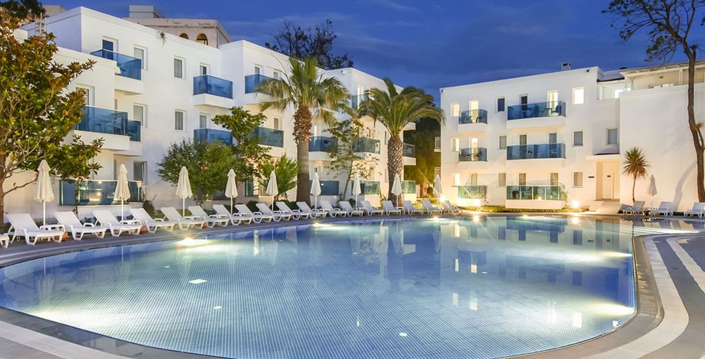 Le Bleu Hotel & Resort