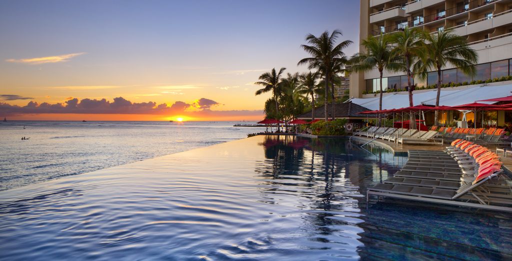 Luxe Sunset Boulevard Hotel & Sheraton Waikiki Hotel