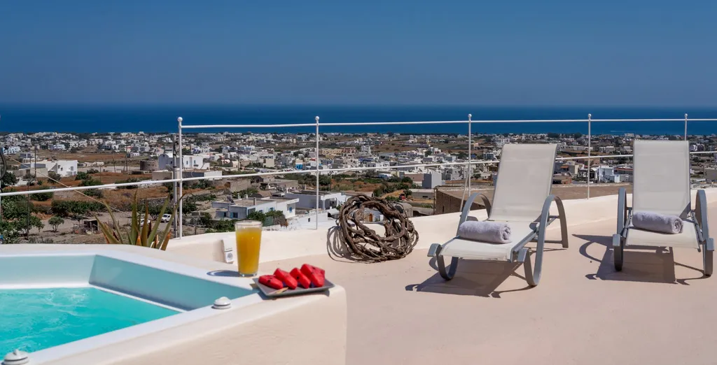 Nalas Suites Emporio Santorini