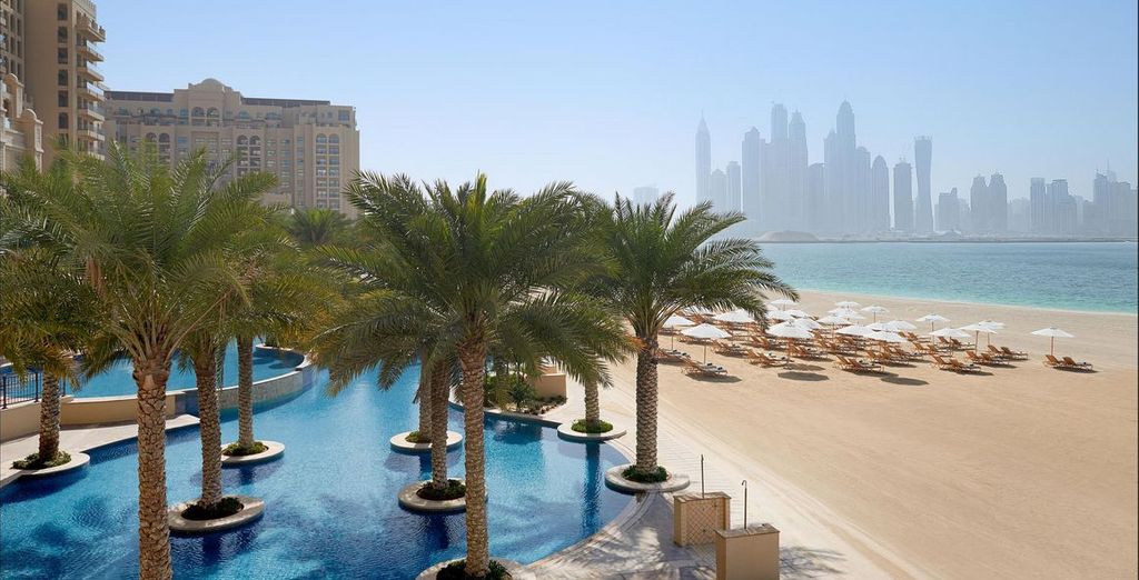 W Abu Dhabi Yas Island 5* + Fairmont the Palm 5* - Dubai