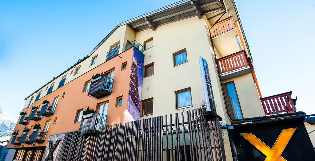 Living Max Hotel 4*