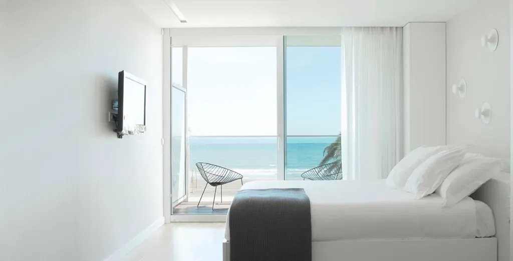 Meraki Beach Hotel