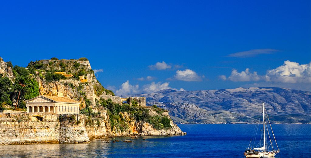 Paysage de la Grèce et temples