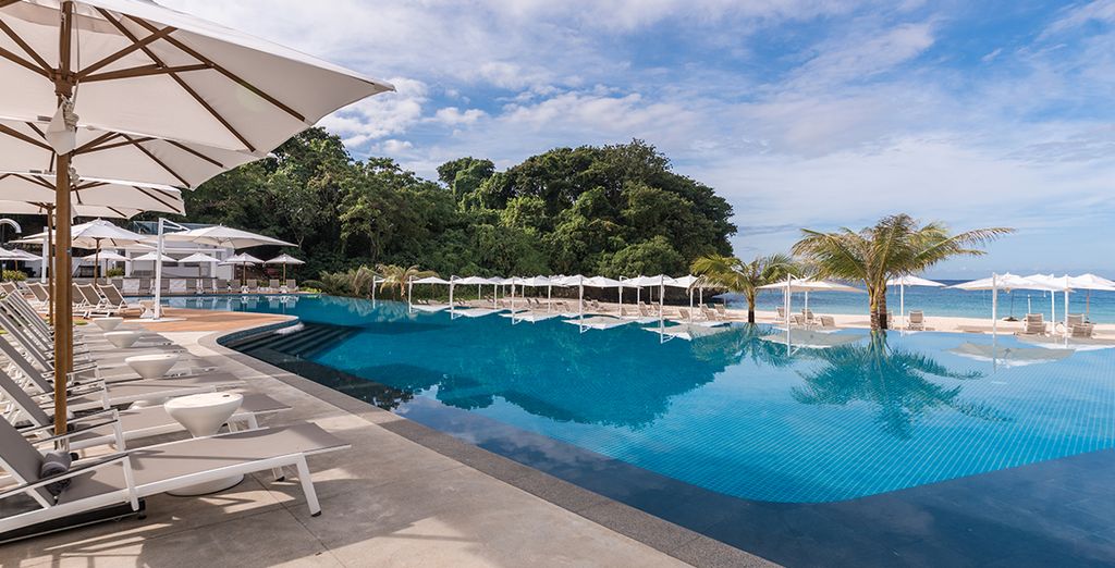 Combiné 5* Sofitel Philippine Plaza Hotel et Crimson Boracay Resort