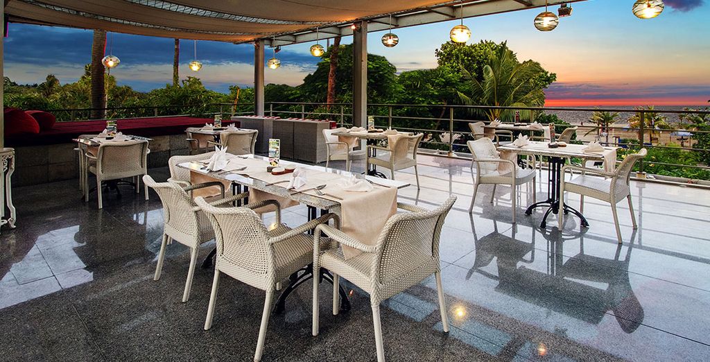Hotel Swiss Belresort Watu Jimbar 4* o Hotel The Camakila Legian 4*