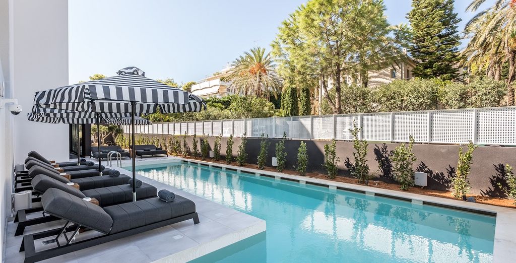Azur Hotel 4*