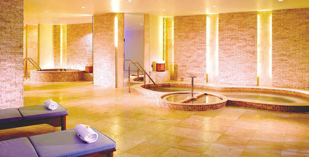 Adiwana Resort Jembawan 4* + Hyatt Regency Sanur 5* + Grand Hyatt Bali 5*