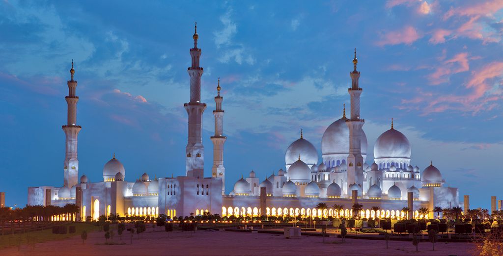 Mövenpick Jumeirah Lakes Towers 5* & The Ritz-Carlton Abu Dhabi Grand Canal 5*