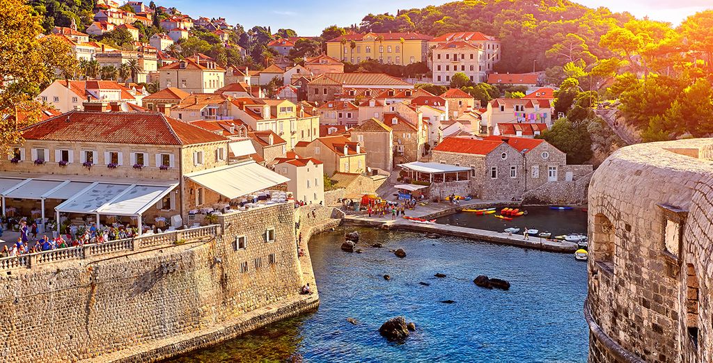 Crociera nell'Adriatico: Croazia, Albania, Grecia e Montenegro con partenza da Dubrovnik