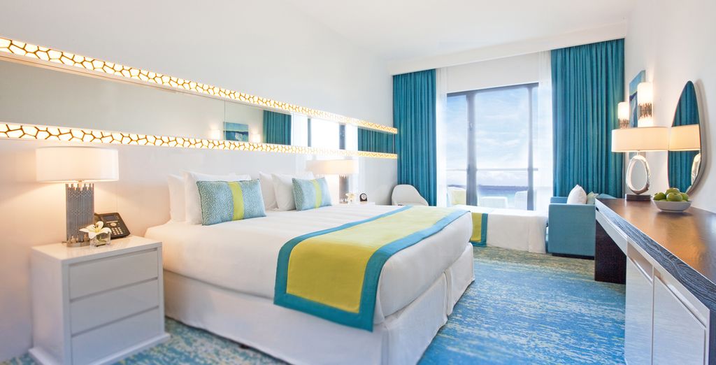 Dubai Hotel JA Ocean View & Abu Dhabi Crownw Plaza YAS