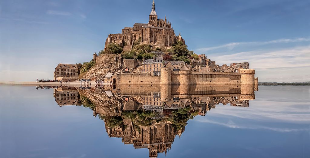 La Normandia, Mont St. Michel e i Castelli della Loira con guida che parla italiano