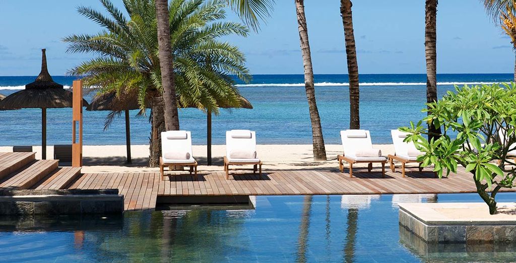 Outrigger Mauritius Beach Resort 5*