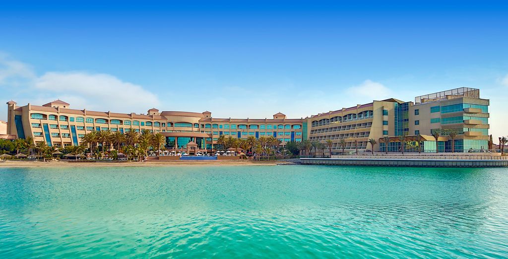 Tilal Liwa Resort 4* + Al Raha Beach Hotel 5* 