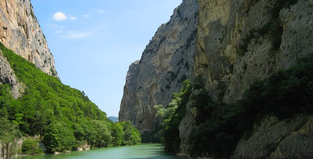 Trekking & Tartufo alla Gola del Furlo