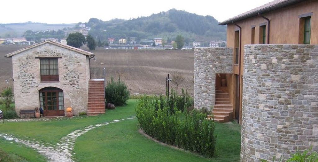 Trekking & Tartufo alla Gola del Furlo