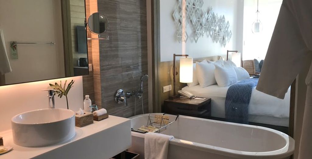 Sofitel Philippine Plaza Hotel 5* e Crimson Boracay Resort 5*