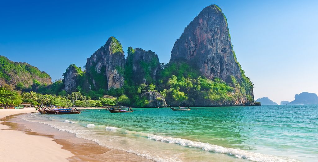 Amara Bangkok Hotel 5* & Dream Phuket Hotel 5*