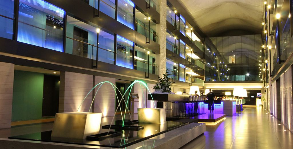 Amara Bangkok Hotel 5* & Dream Phuket Hotel 5*