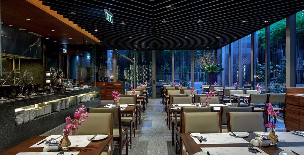 Amara Bangkok Hotel 5* & Dream Phuket Hotel 5*