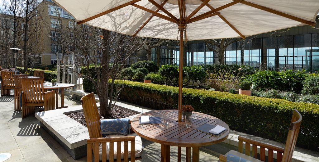 Canary Riverside Plaza Hotel 5*