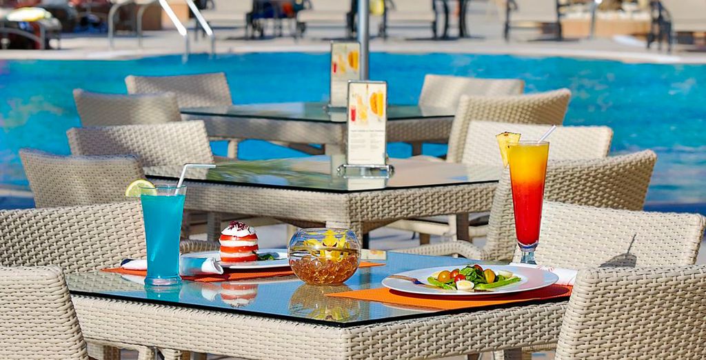 Al Raha Beach Hotel 5*