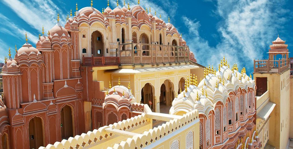 Tour 12 giorni / 10 notti, il Triangolo d'Oro + Khajuraho & Varanasi in 4* e 5*