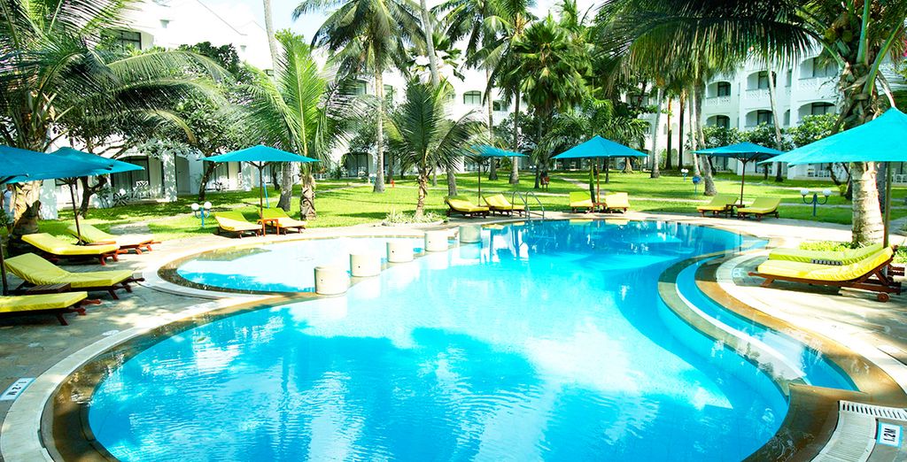 Sarova Whitesands Beach Resort & Spa 4* & Safari