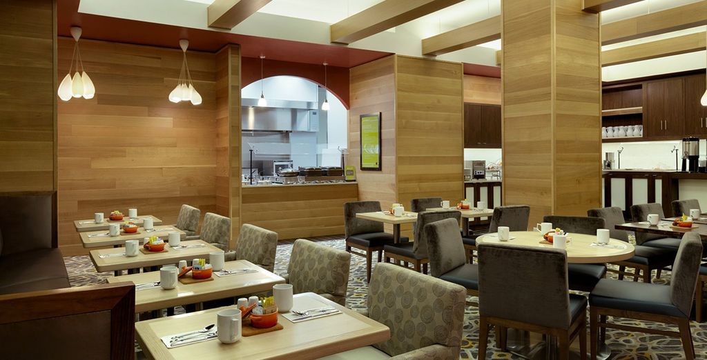 Marriott Chateaux Champlain + Hilton Garden Inn Midtown East 4*