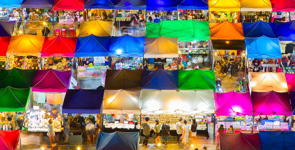 Fotografia del colorato mercato di Bangkok, il mercato di Chatuchak