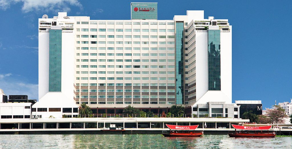 Ramada Plaza Menam Riverside 5* & Le Vimarn Cottages & Spa 4*