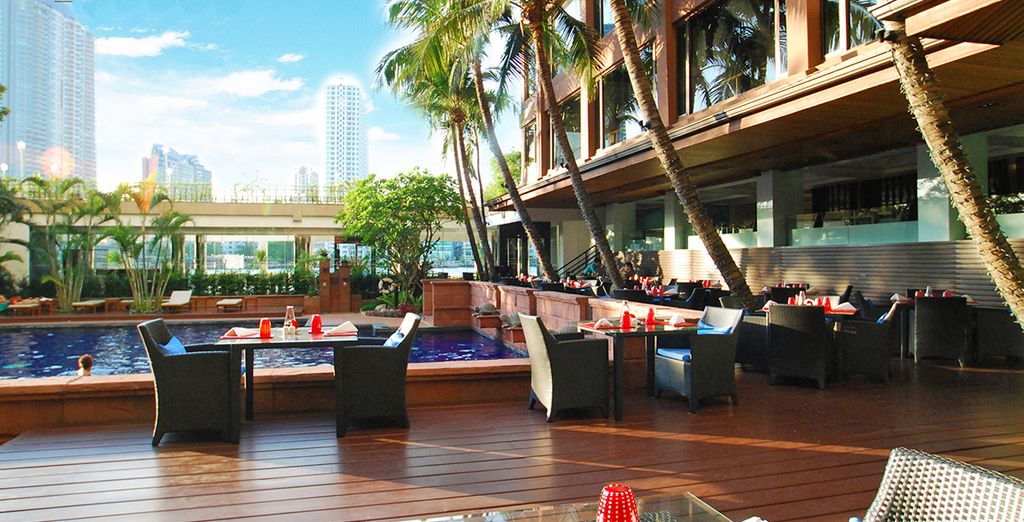 Ramada Plaza Menam Riverside 5* & Le Vimarn Cottages & Spa 4*