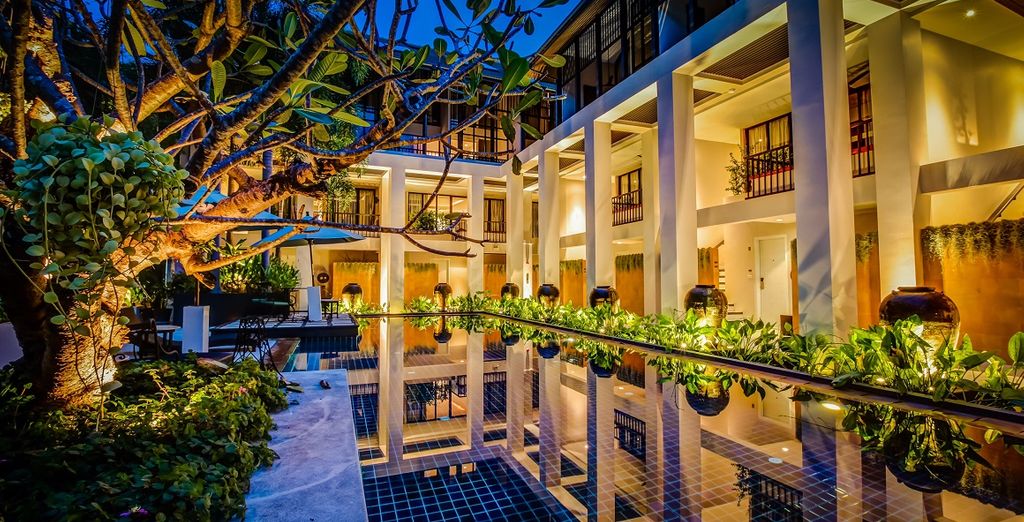 Glow Pratunam Bangkok 4* + Manathai Surin Phuket 4* + Manathai Khao Lak 4*