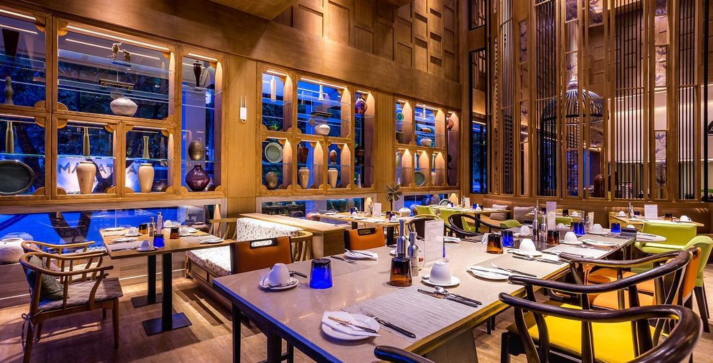 Glow Pratunam Bangkok 4* + Manathai Surin Phuket 4* + Manathai Khao Lak 4*