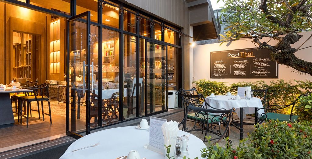 Glow Pratunam Bangkok 4* + Manathai Surin Phuket 4* + Manathai Khao Lak 4*
