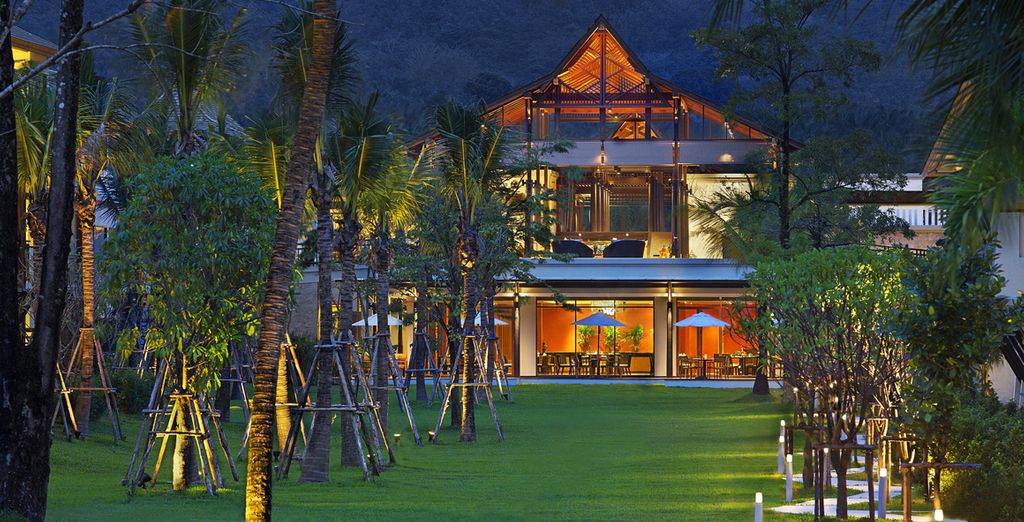 Glow Pratunam Bangkok 4* + Manathai Surin Phuket 4* + Manathai Khao Lak 4*