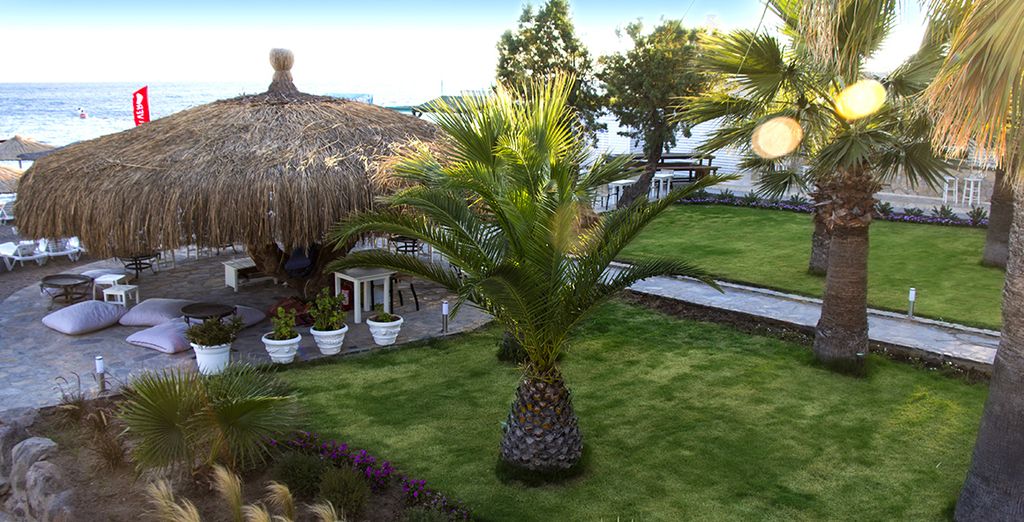 Charm Beach Resort 4*