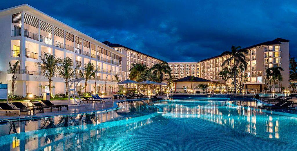 Meliá Orlando Suite Hotel at Celebration 4* + Royalton White Sands 5* 