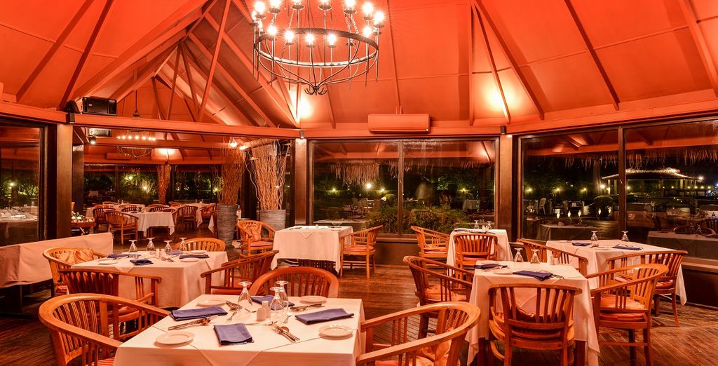 Adaaran Select Hudhuranfushi Hotel 4*