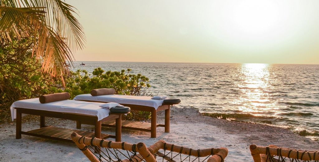 Adaaran Select Hudhuranfushi Hotel 4*