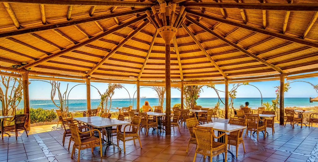 Hotel Taro Beach 4*