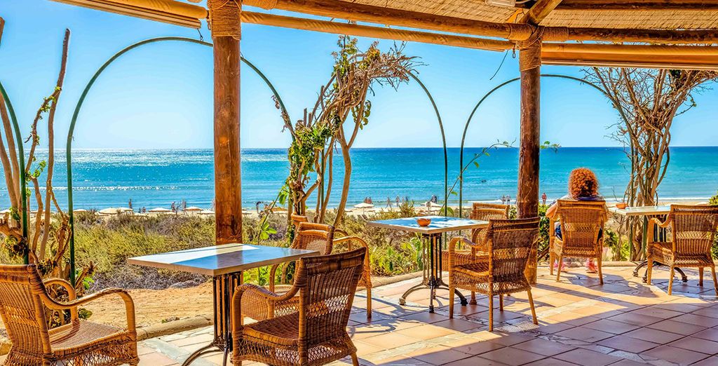 Hotel Taro Beach 4*