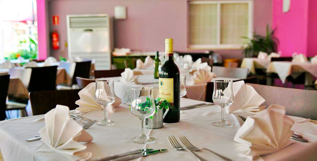 Apartamenti Roc Cala d’en Blanes Beach Club