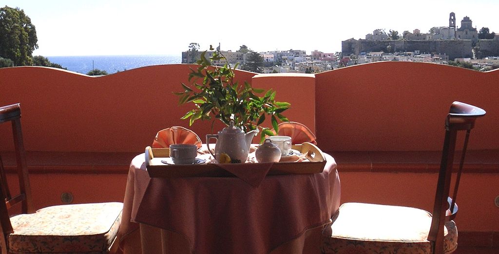 Hotel Villa De Pasquale 4*