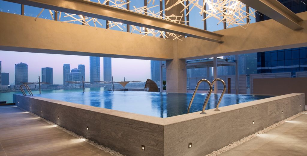 Renaissance Downtown 5*