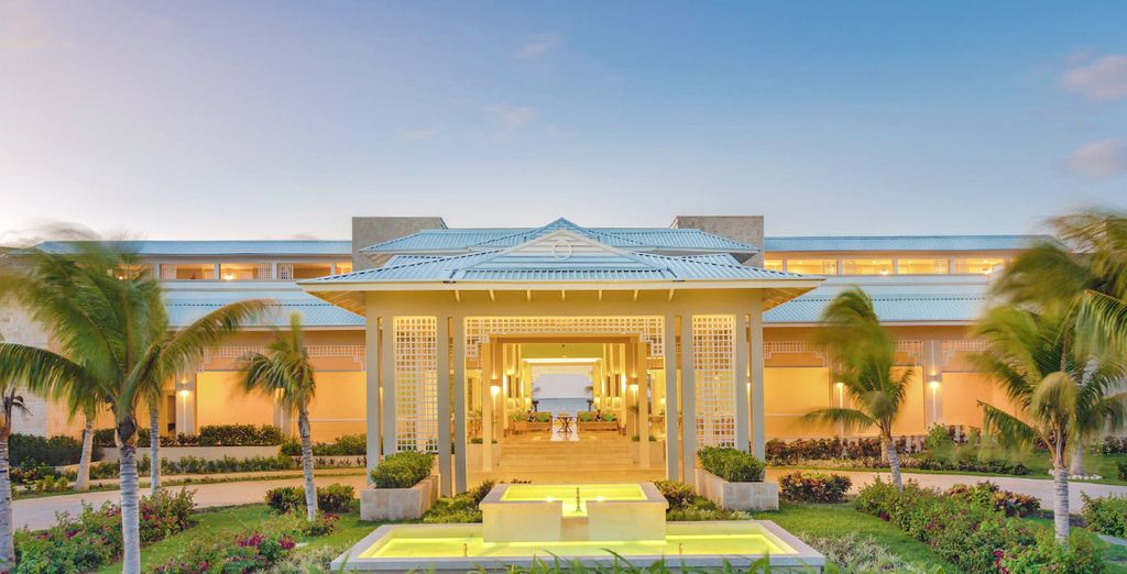 NH Capri La Habana 4* + Hotel Angsana Cayo Santa Maria 5* - Adults Only