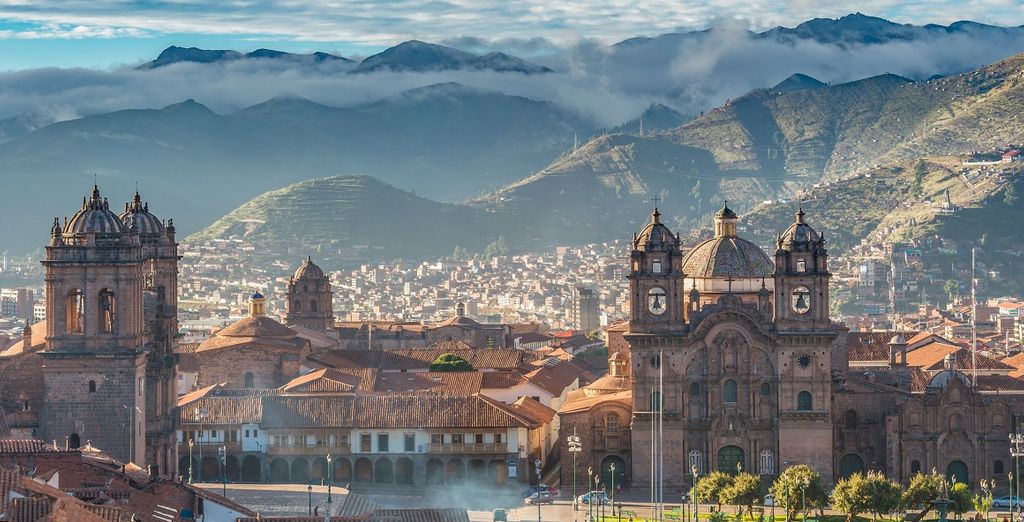 Tour di 12 notti con guida parlante italiano