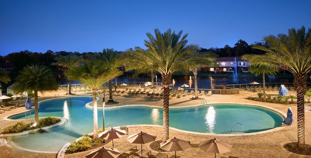 6 Columbus Hotel New York + CLC Regal Oaks Resort