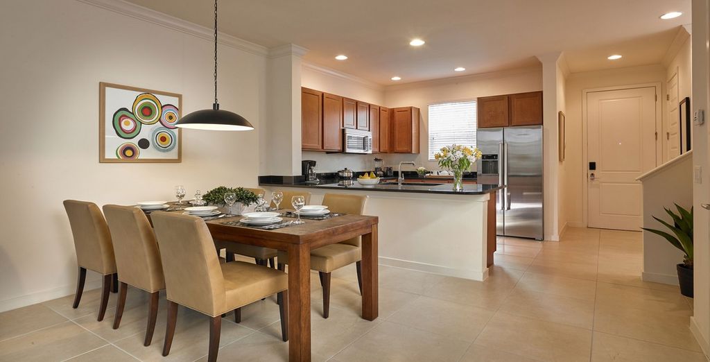 6 Columbus Hotel New York + CLC Regal Oaks Resort