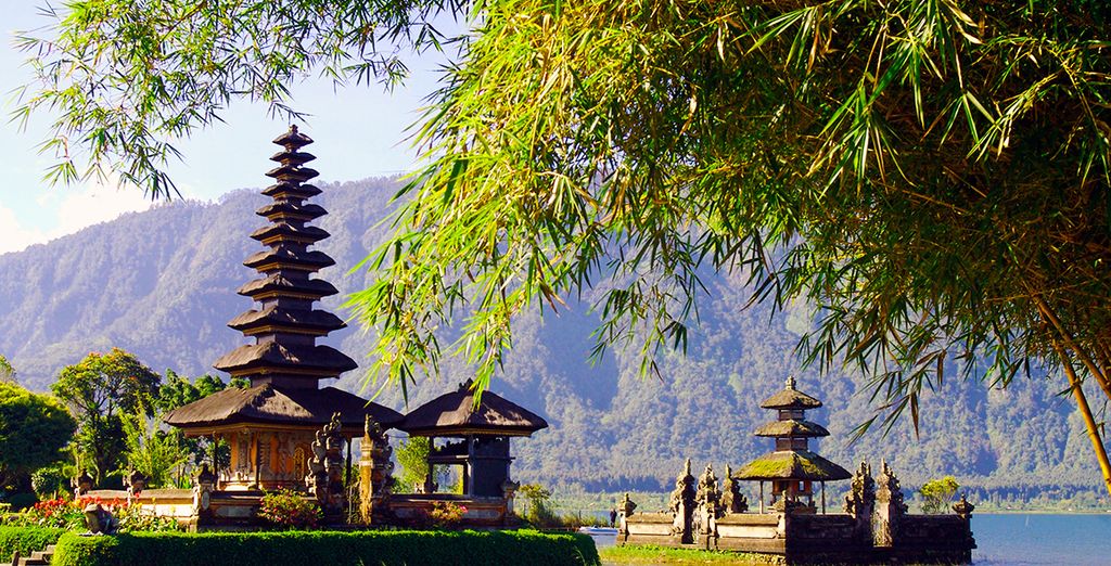 Ubud Village Hotel 4* + Wyndham Sundancer Resort 5* + Hilton Bali Resort 5*